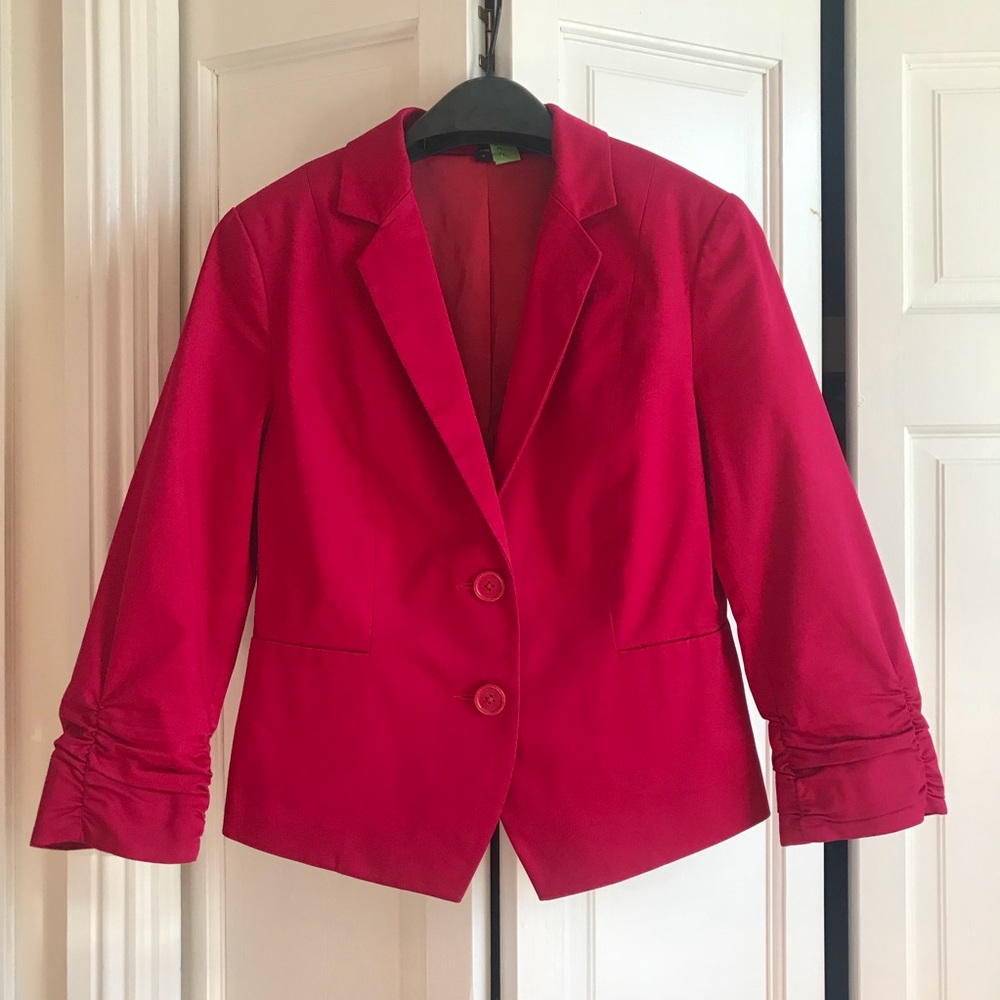 Express blazer in red with 3/4 sleeves